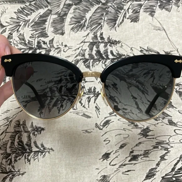 Gucci Women display picture 3